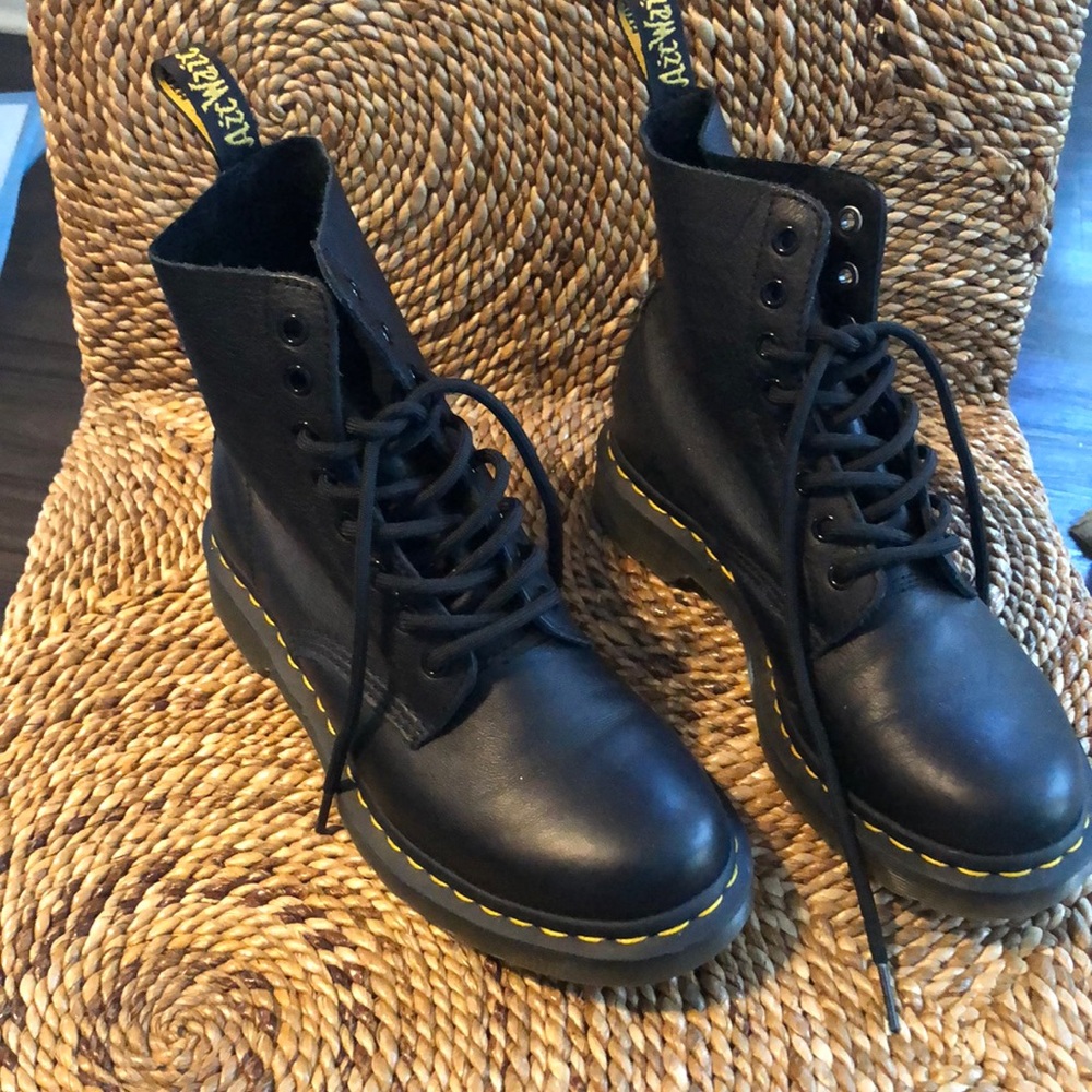 Women Dr Martens Air - image 1